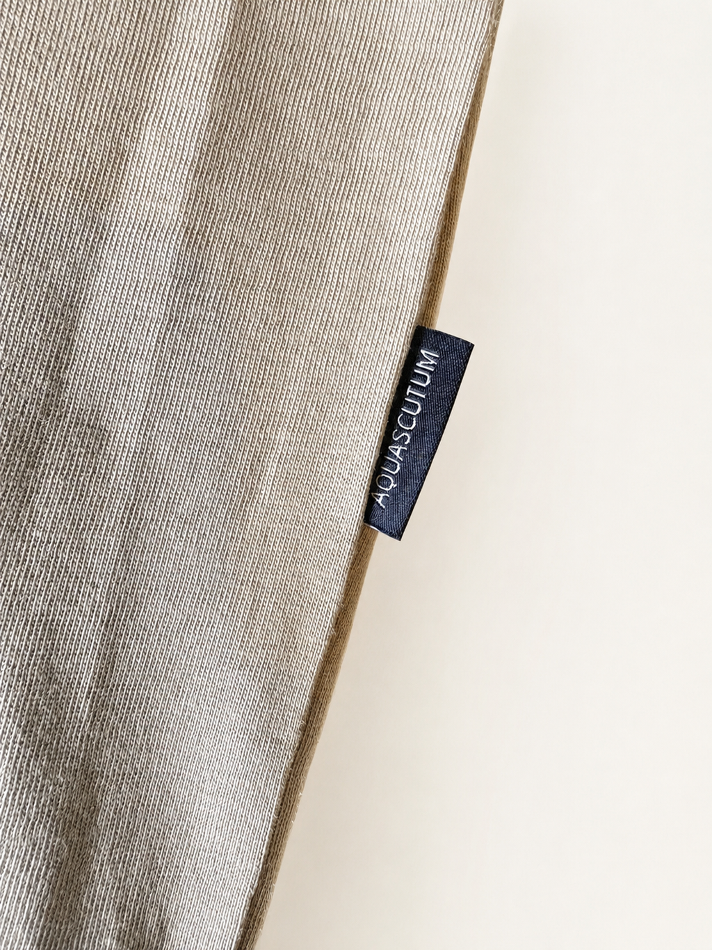 Aquascutum London Crest T-Shirt – Grey – Small